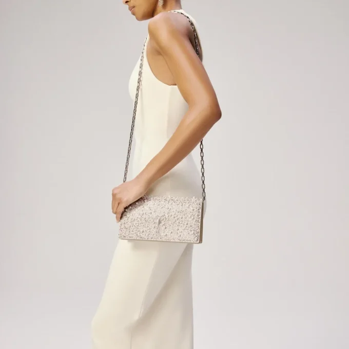 Bettina – Bolso de mano – Ante, strass y perlas – Plata Bettina – Bolso de mano – Ante, strass y perlas – Plata