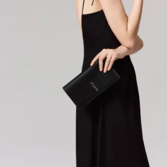 Bettina – Bolso de mano – Crepé satinado – Negro
