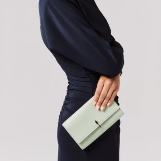 Bettina – Cartera con cadena – Piel de cordero napa – Haiiro