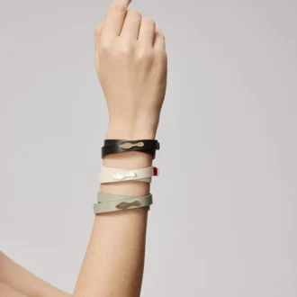 Bettina – Pulsera – Piel de becerro lisa – Haiiro