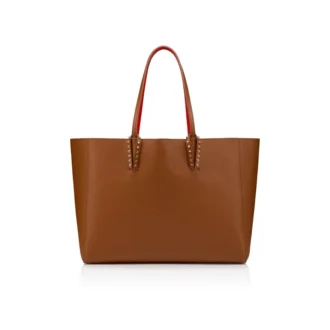 Cabata – Bolso Tote – Piel de becerro y tachuelas – Cuoio