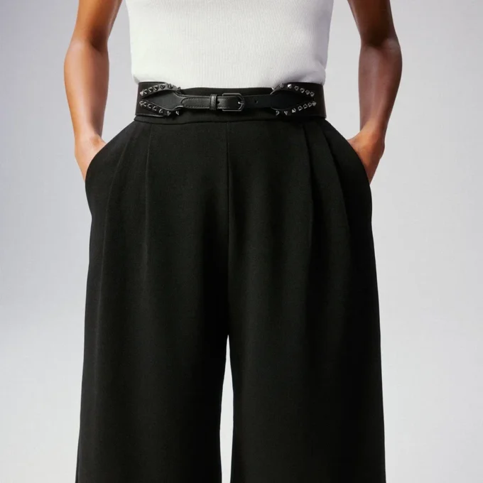 Cabata – Cinturón – Piel de becerro y tachuelas – Negro Cabata – Cinturón – Piel de becerro y tachuelas – Negro