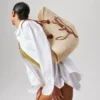 Cabata Large – Bolsos Tote – Rafia y piel de becerro – Natural Cabata Large – Bolsos Tote – Rafia y piel de becerro – Natural