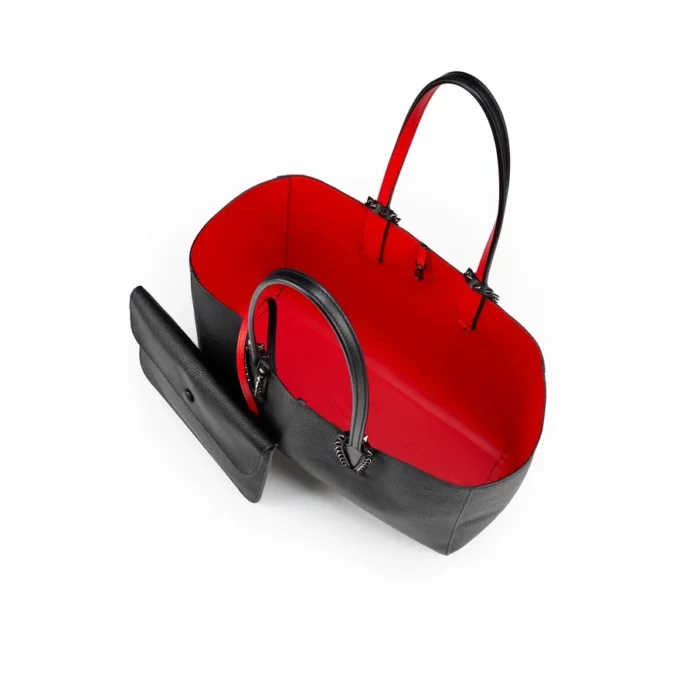 Cabata Small – Bolso Tote – Piel de becerro y tachuelas – Negro Cabata Small – Bolso Tote – Piel de becerro y tachuelas – Negro