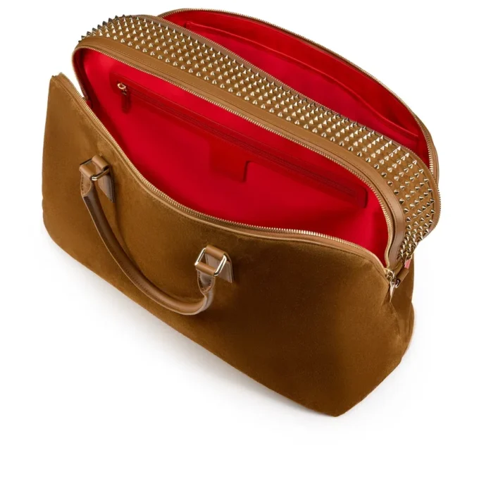 Funky – Bolso de viaje – Piel de becerro invertida y tachuelas – Rhea Funky – Bolso de viaje – Piel de becerro invertida y tachuelas – Rhea