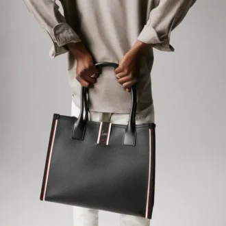 Nastroloubi L – Bolso Tote – Piel de becerro granulada – Negro