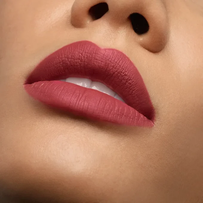 Rouge Louboutin Velvet Matte Mooncrest – Barra de labios mate de edición limitada – Epic Brunette 318M Rouge Louboutin Velvet Matte Mooncrest – Barra de labios mate de edición limitada – Epic Brunette 318M
