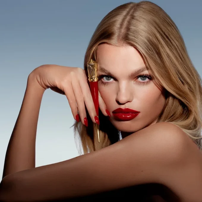 Rouge Stiletto Vinyl Gloss Copper Fever 352V Copper Fever – Christian Louboutin Belleza Estados Unidos