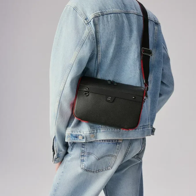Ruisbuddy – Bolso tipo mensajero – Piel de becerro granulada y goma – Negro